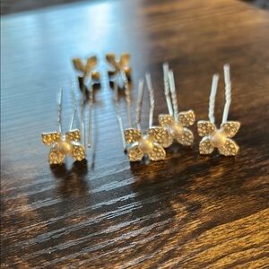 Source Unknown Floral Pearl Hair Pins - Gold and White
